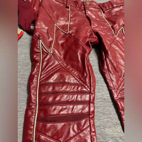 Tailor made Flash costume - Picture 9 of 9